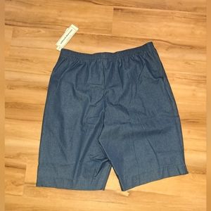 Alfred Dunner Classics Stretch Blue Bermuda Shorts Sz 16